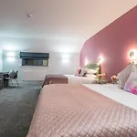 Clara\'S Cots
